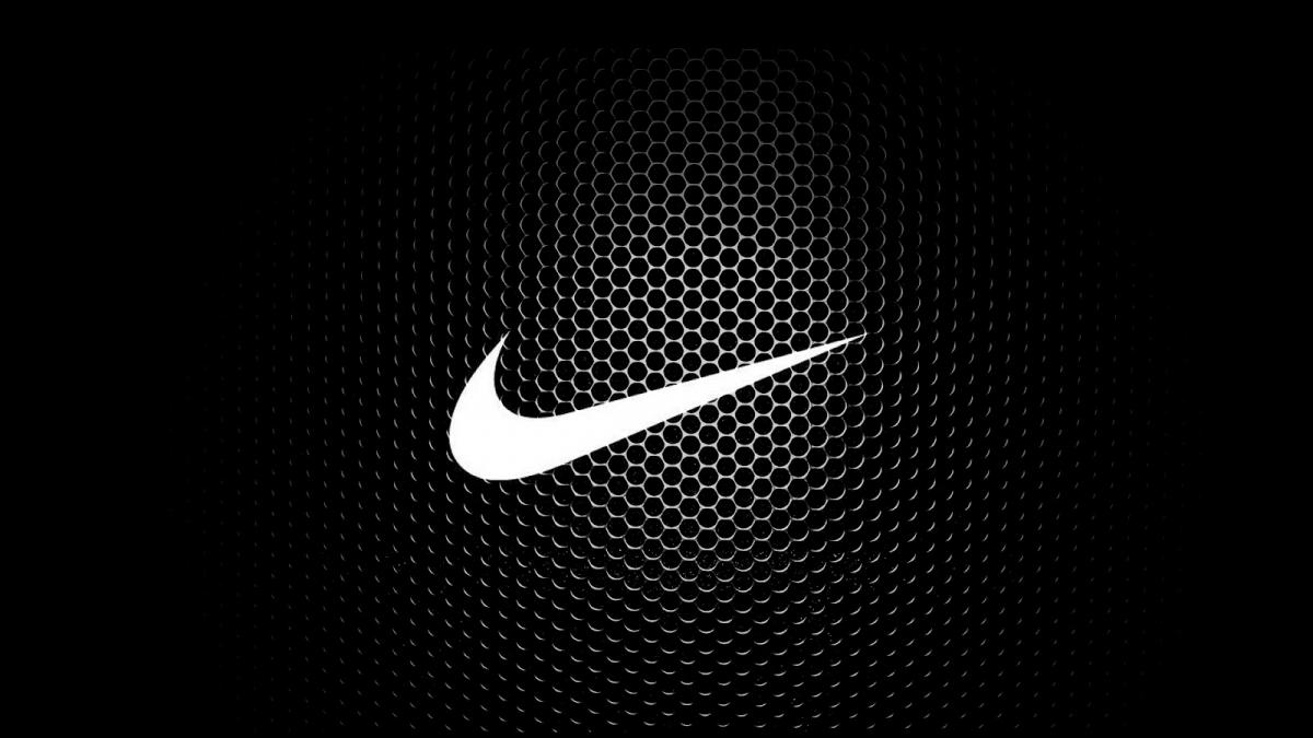 Un proxenet din SUA cere despăgubiri de 100 MILIOANE de dolari de la compania NIKE