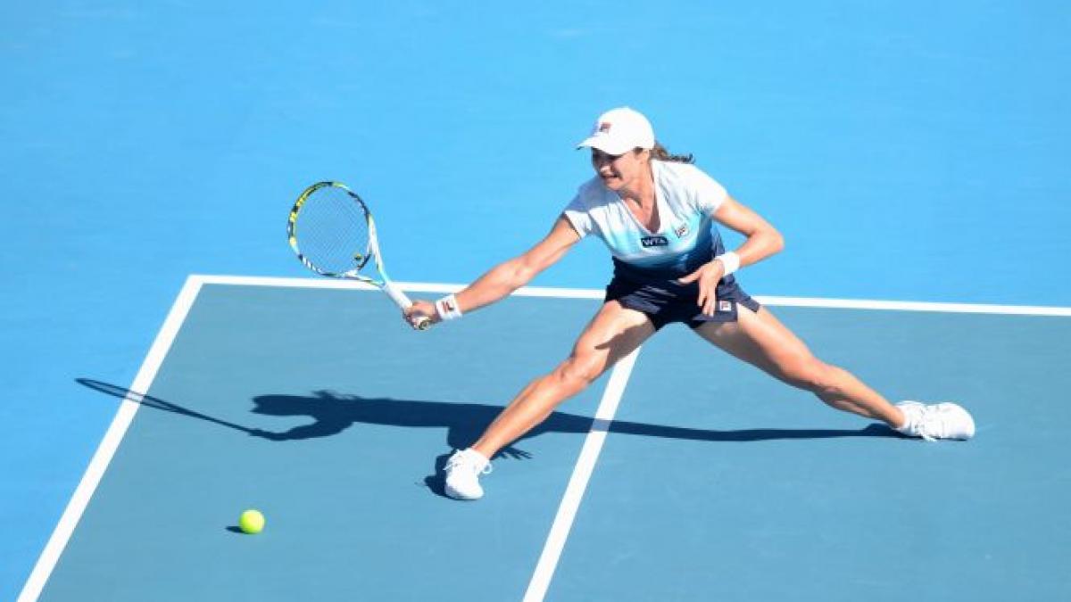 Monica Niculescu s-a calificat în turul doi la Australian Open. Alexandra Cadanţu, eliminată