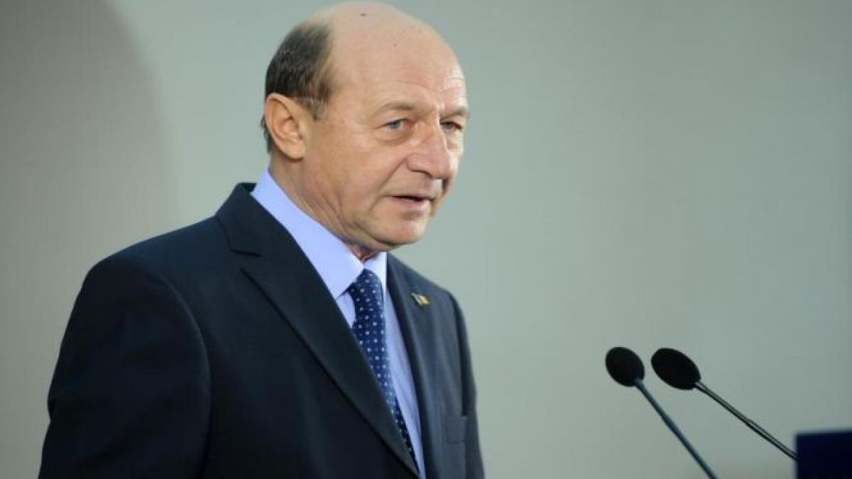 Băsescu: Decizia mea categorică este ca acciza suplimentară la carburanţi să nu se introducă