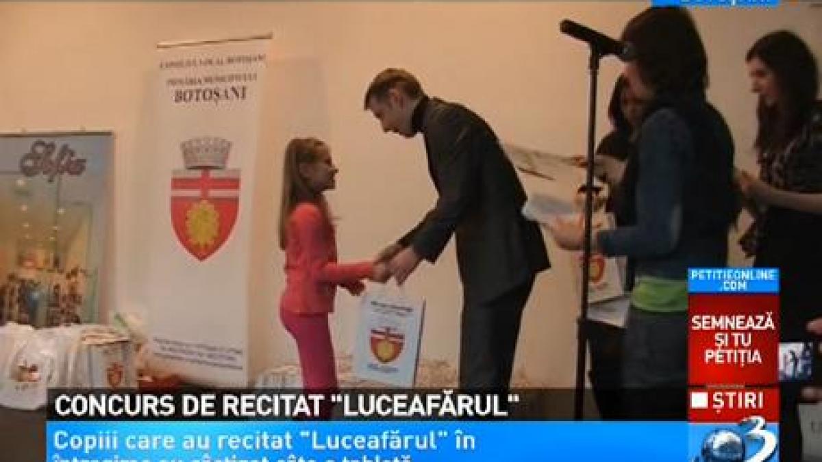 Concurs de recitat Luceafărul. Peste 100 de copii care au recitat întregul poem au primit câte o tabletă