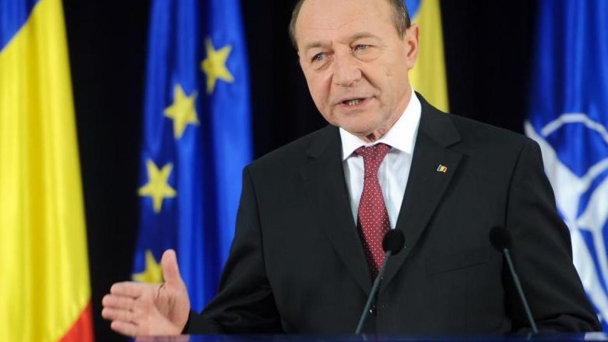 Traian Băsescu, CAMPION la BLOCAREA LEGILOR