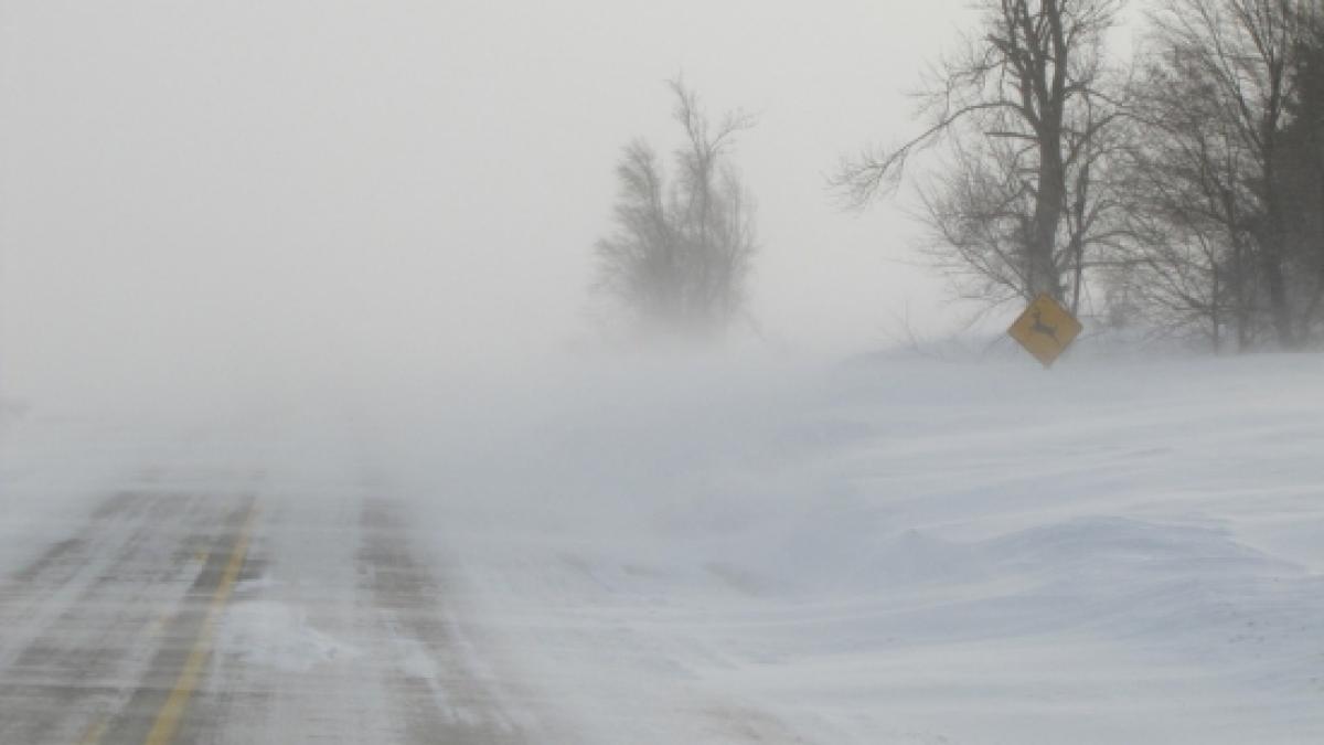 Informare meteorologică emisă în urmă cu puţin timp de ANM. Ninsori şi polei în zona Moldovei