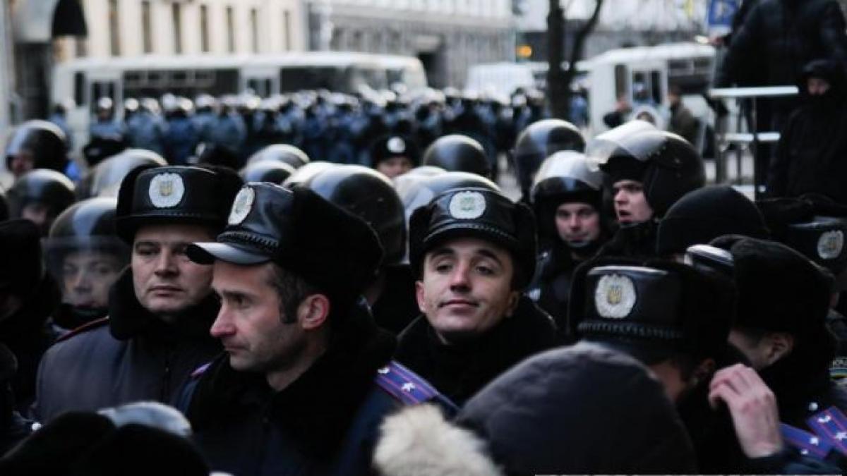 Un manifestant a fost ucis la Kiev în confruntările violente dintre protestatari şi poliţie