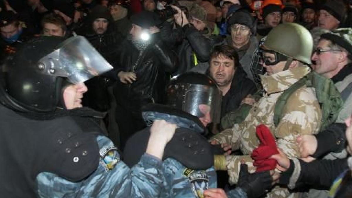 Angela Merkel cere protejarea vieţilor manifestanţilor din Ucraina