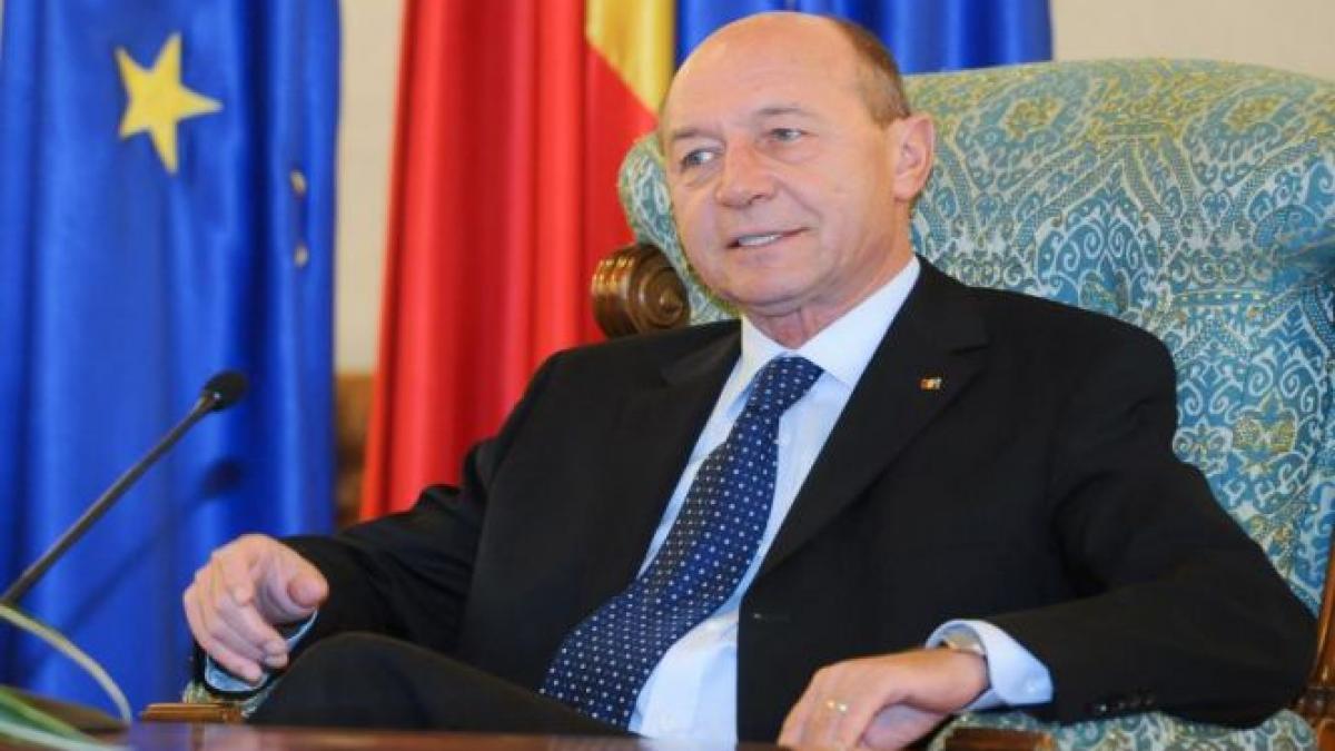 Băsescu a spus delegaţiei FMI că acciza pe combustibil este o greşeală: „Nu blochez ce negociaţi cu Guvernul, dar nu-mi cereţi să semnez”