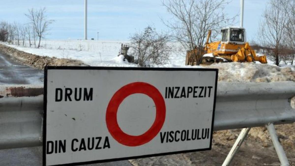 Codul portocaliu de viscol din opt judeţe, înlocuit cu cod galben. DN2, deblocat cu mascaţii