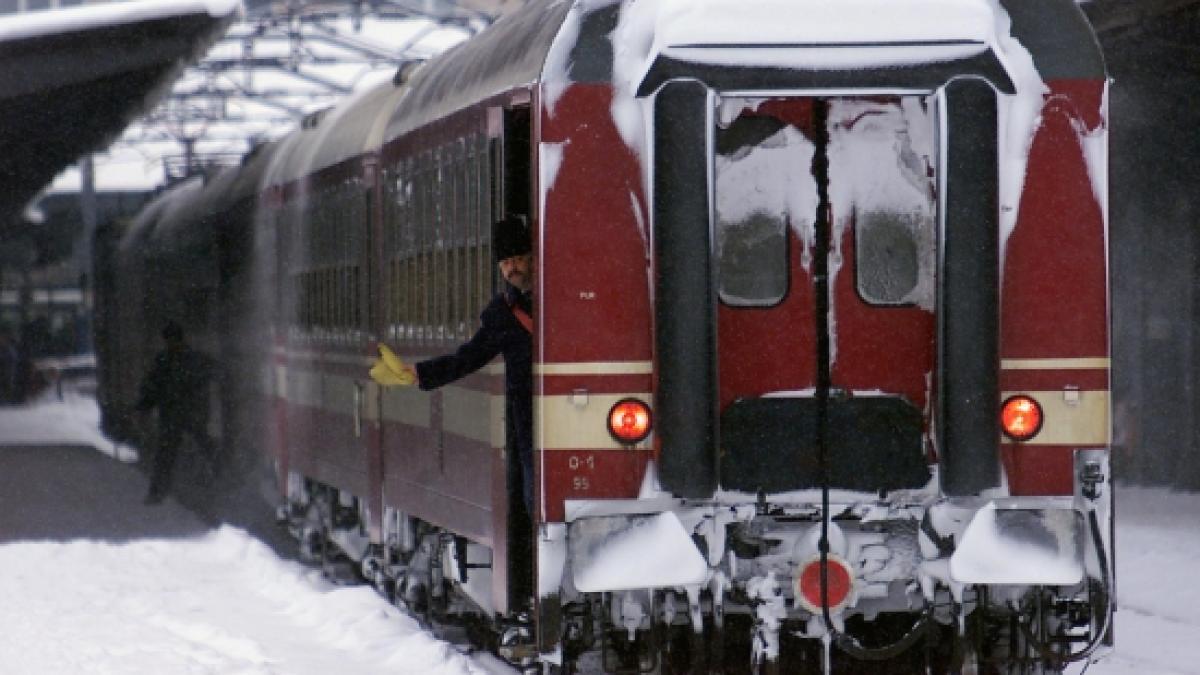 Traficul feroviar, deschis pe toate magistralele, cu restricţii pe zece linii. 105 trenuri sunt anulate