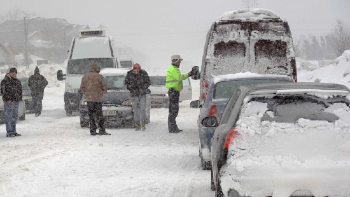 În judeţul Brăila până şi prefectul a rămas înzăpezit