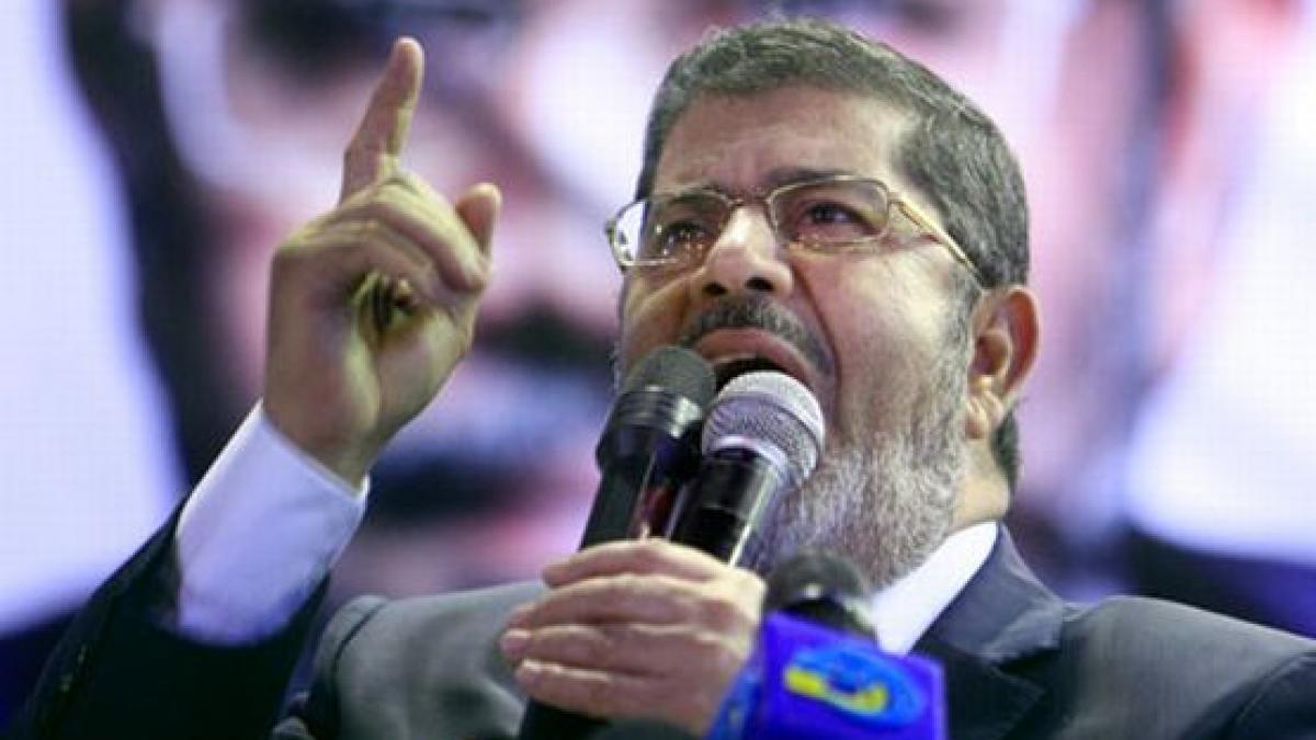 &quot;Voi ştiţi cine sunt eu?&quot;. Mohamed Morsi a sfidat tribunalul care-i poate aduce pedeapsa cu moartea