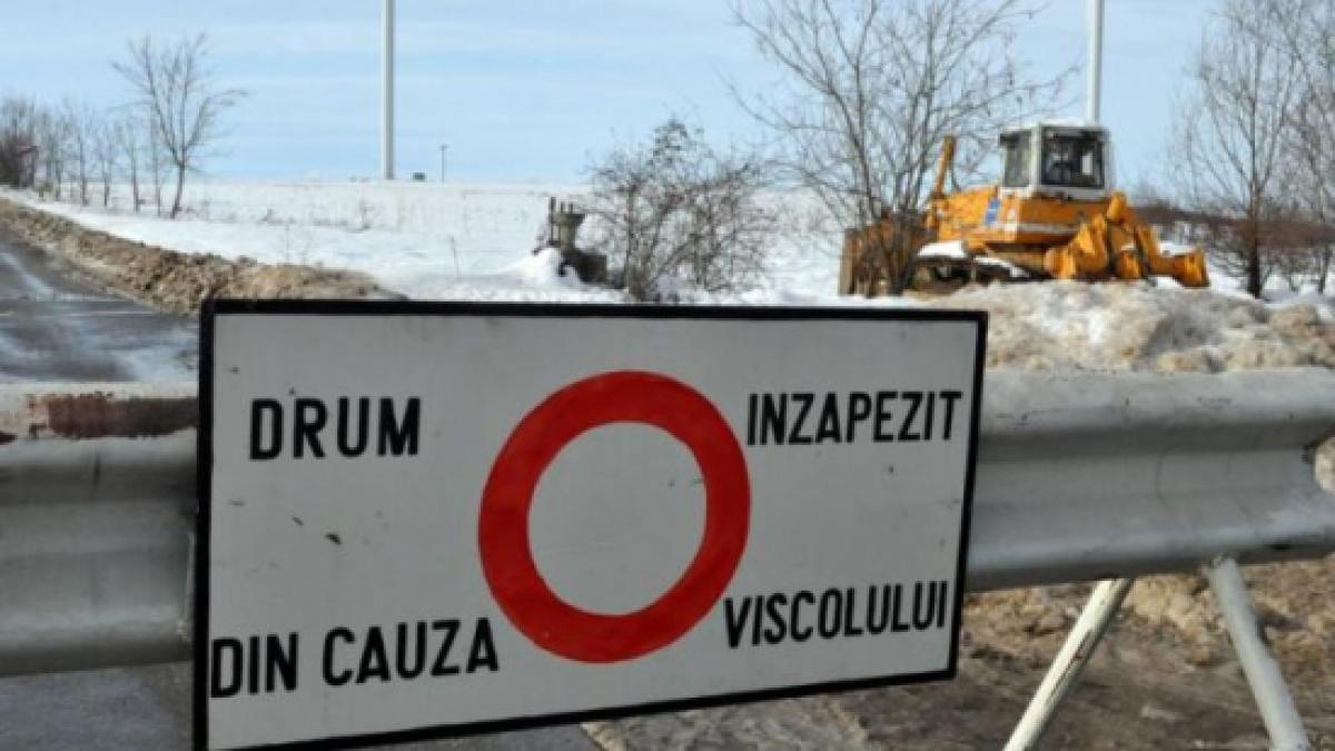 Trei autostrăzi şi numeroase sectoare de drumuri naţionale, ÎNCHISE. Vezi AICI lista completă