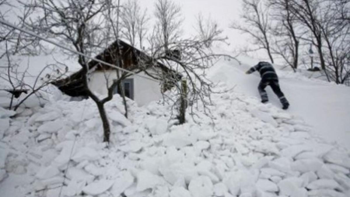 Peste 100.000 de brăileni încă se luptă cu nămeţii, după o săptămână de la ultima ninsoare