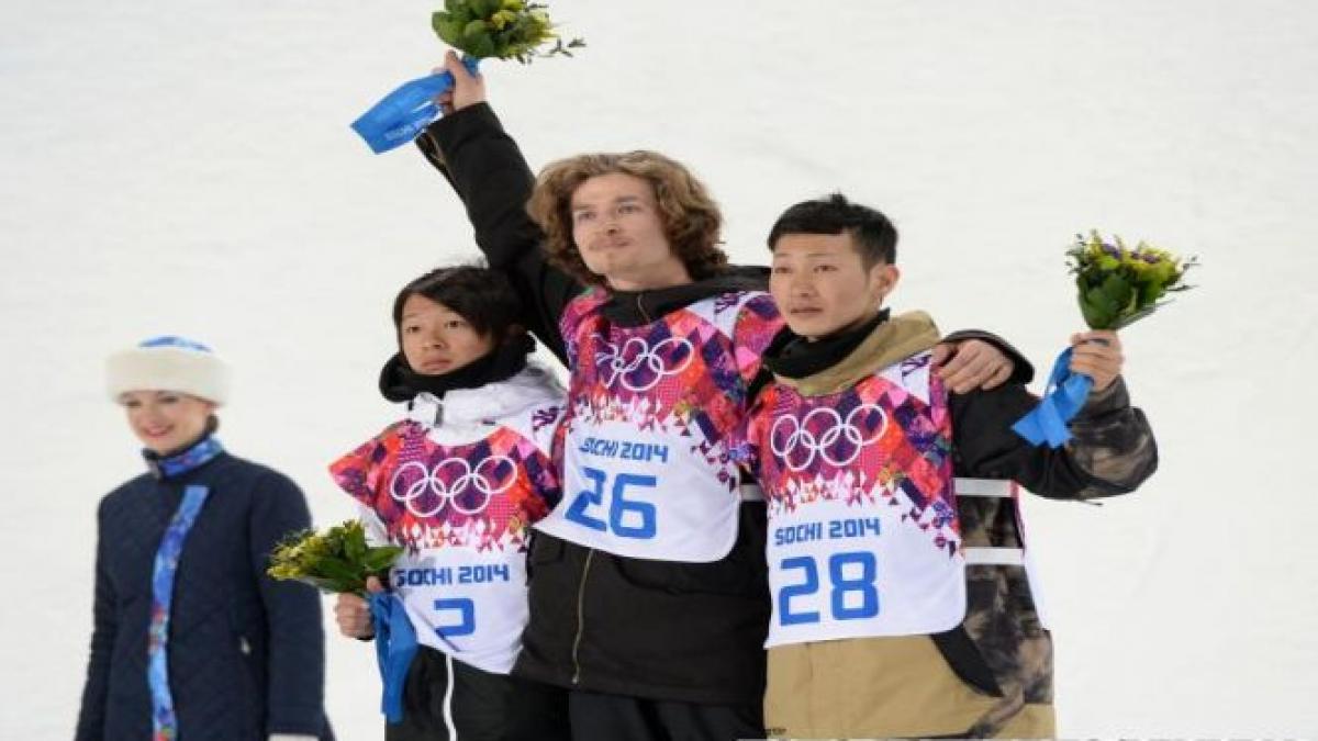 Elveţianul Iouri Podladtchikov a cucerit titlul olimpic în proba de halfpipe a concursului de snowboard