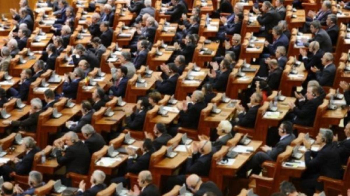 100 de Minute. Raportul de forţe din Parlament şi istoria conflictelor din USL