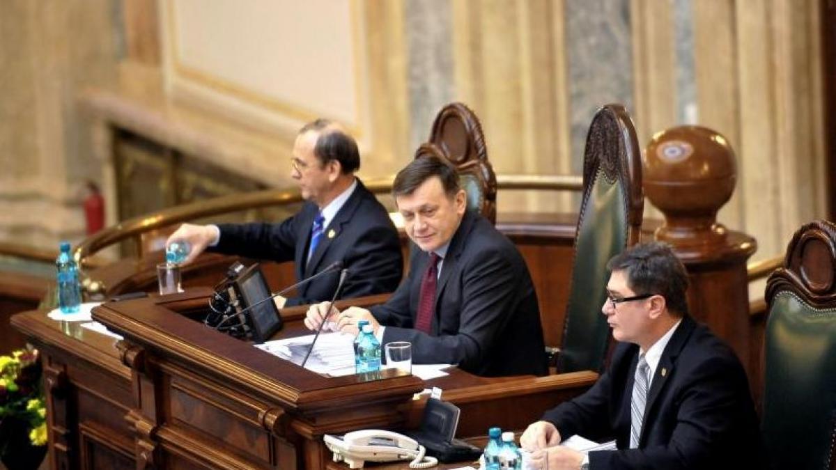 Partidul Conservator NU îl lasă pe Crin Antonescu fără funcţia de preşedinte al Senatului