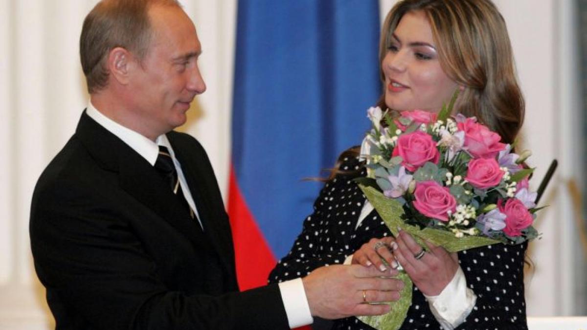 Zvonuri de căsătorie în Rusia. Vladimir Putin şi fosta gimnastă Alina Kabaeva, surprinşi purtând verighete