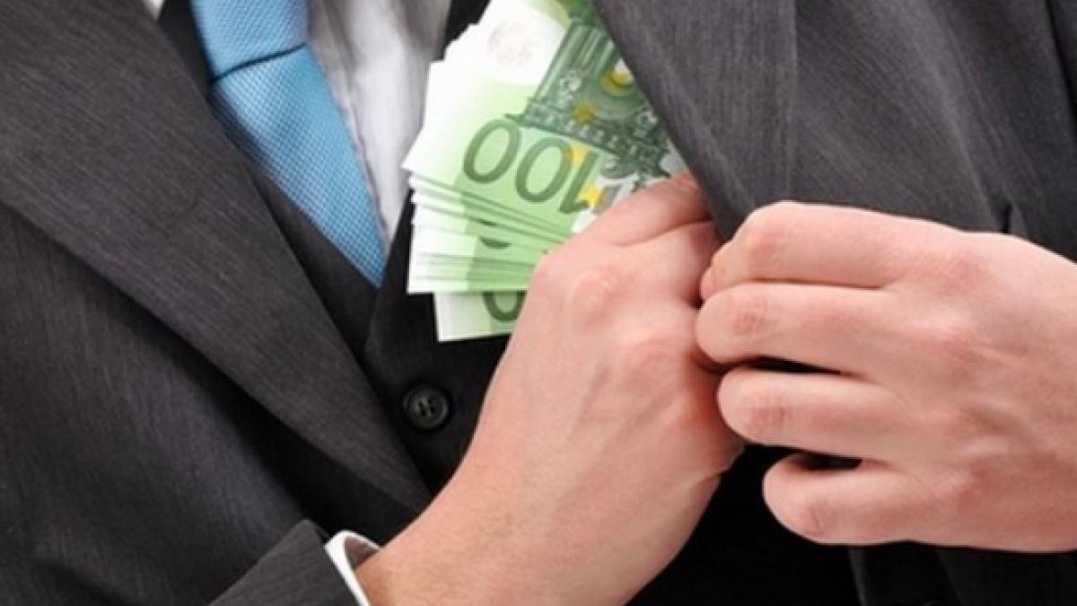 Salarii FABULOASE la Autoritatea de Supraveghere Financiară. Conducerea ASF ia în medie 37 de salarii medii/lună