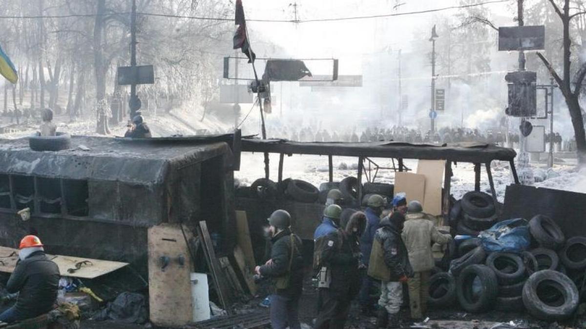 Şaizeci şi şapte de poliţişti, luaţi OSTATICI de protestatari, la Kiev