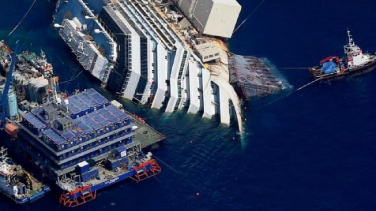 Fostul comandant al vasului de croazieră Costa Concordia a revenit la locul tragediei