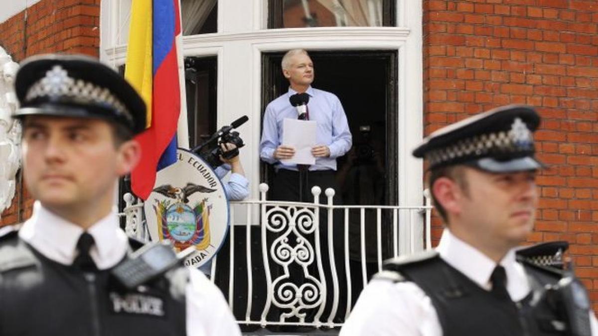 Londra. Peste 8 milioane de dolari, cheltuiţi pentru monitorizarea &quot;adăpostulul&quot; lui Julian Assange