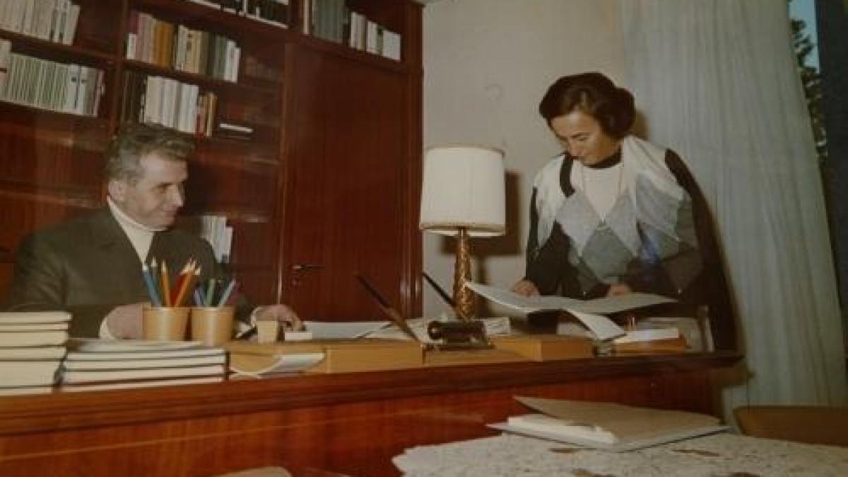 O poezie de Nicolae Ceauşescu, scrisă cu mânuţa lui