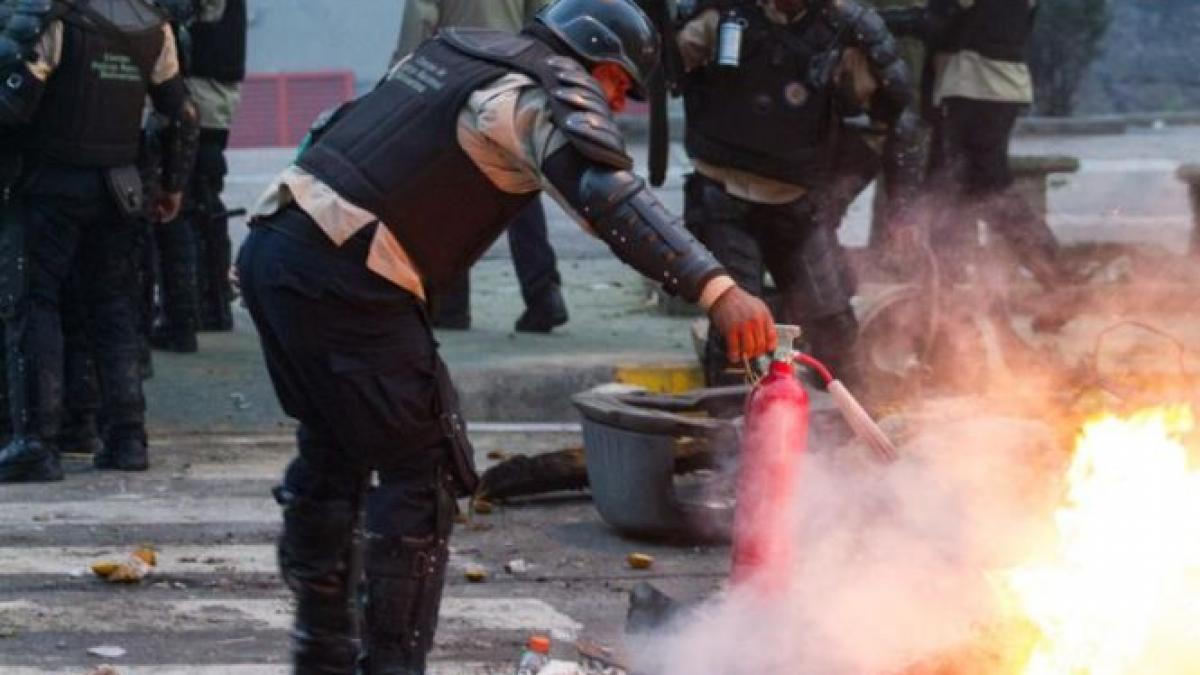 Proteste violente în Venezuela. 17 oameni au murit