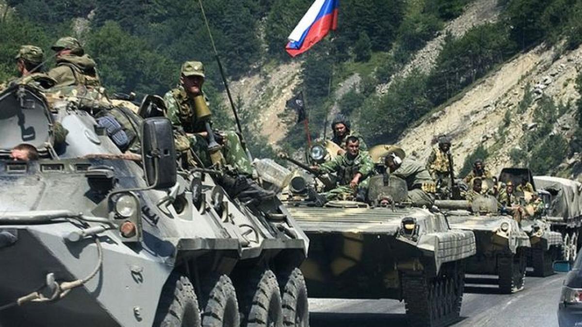 Ordinul dat de Vladimir Putin. Preşedintele cheamă 150.000 de militari ruşi în unităţi