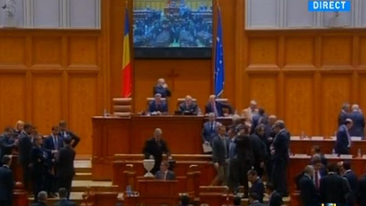 Daily Income. Guvernul Ponta 3, validat şi blocat. Instabilitatea politică afectează investiţiile