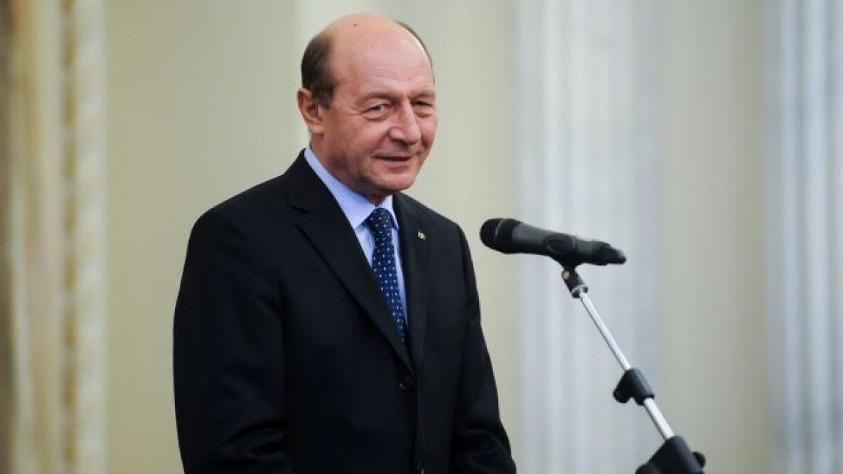 Băsescu a cerut din nou, Guvernului şi Parlamentului, să nu introducă taxa suplimentară la combustibil