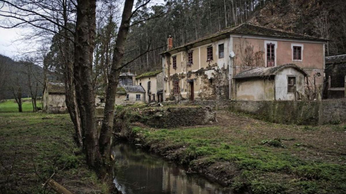 ŢARA din Europa care ÎŞI VINDE SATELE la preţul unui APARTAMENT în Bucureşti