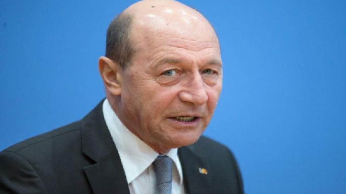 Traian Băsescu face campanie pentru Partidul Mişcarea Populară