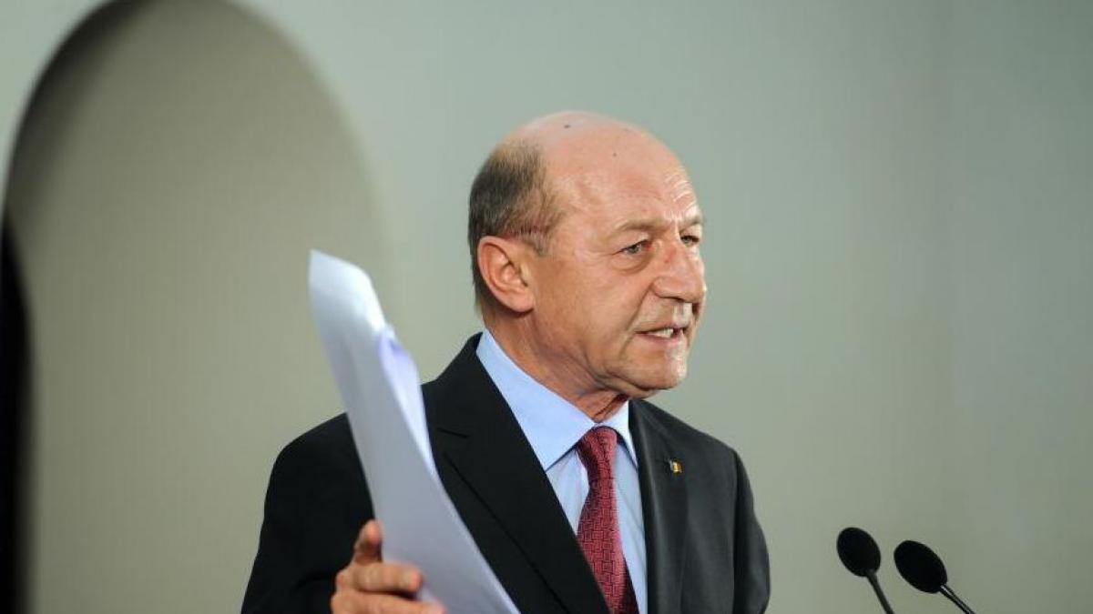 Preşedintele Băsescu a promulgat majorarea salariilor primarilor de la 1 iulie 2014