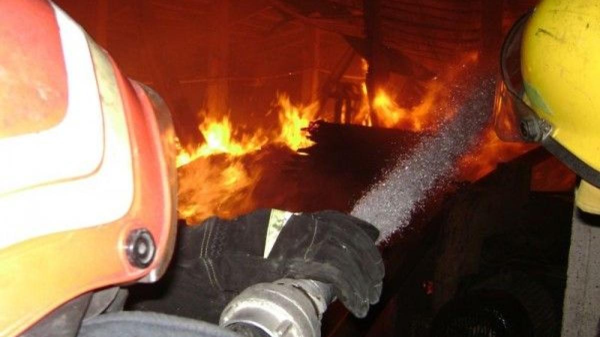 Incendiu la o grădiniţă din judeţul Vaslui. Toţi copiii au fost evacuaţi