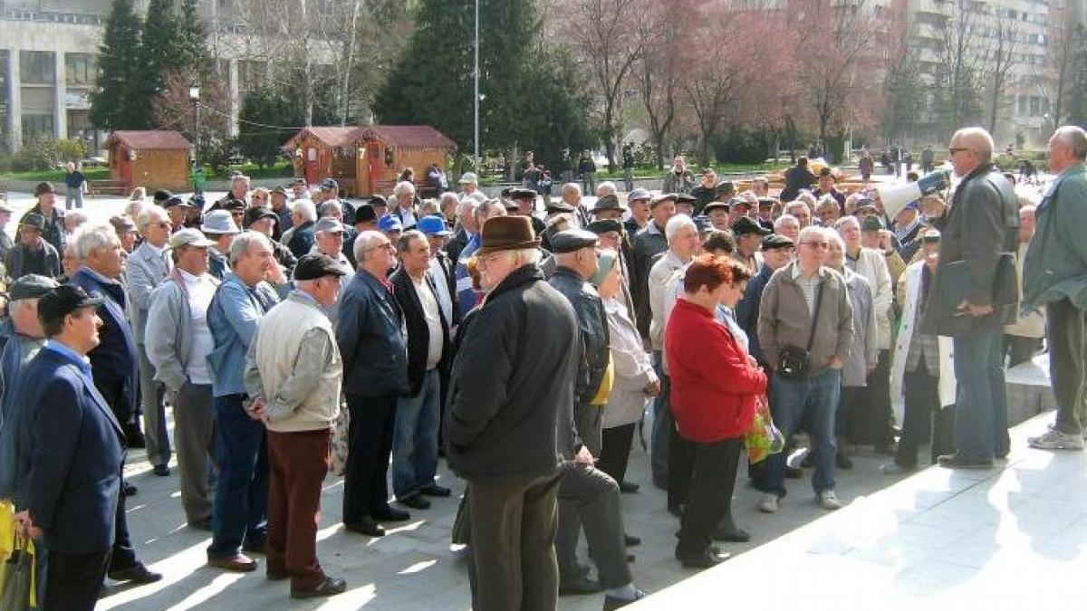 Aproximativ 200.000 de pensionari au ieşit din sistem în ultimii trei ani