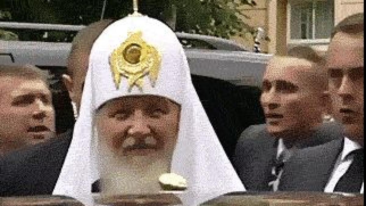 Cum a fost surprins Patriarhul Kiril înainte de a urca în limuzina de sute de mii de euro. Detaliul a făcut înconjurul lumii