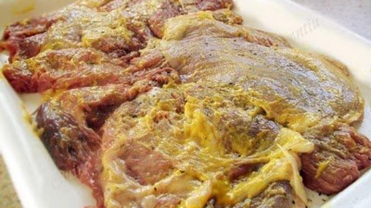 Două tone de carne stricată, găsite în Giurgiu. Carnea urma să fie vândută în Olteniţa şi Bucuresti