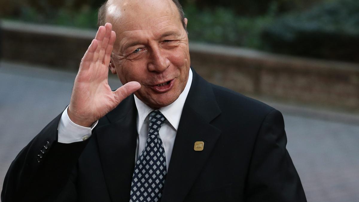 La ordinea zilei: Băsescu a terminat cu România, dă ordine în Africa