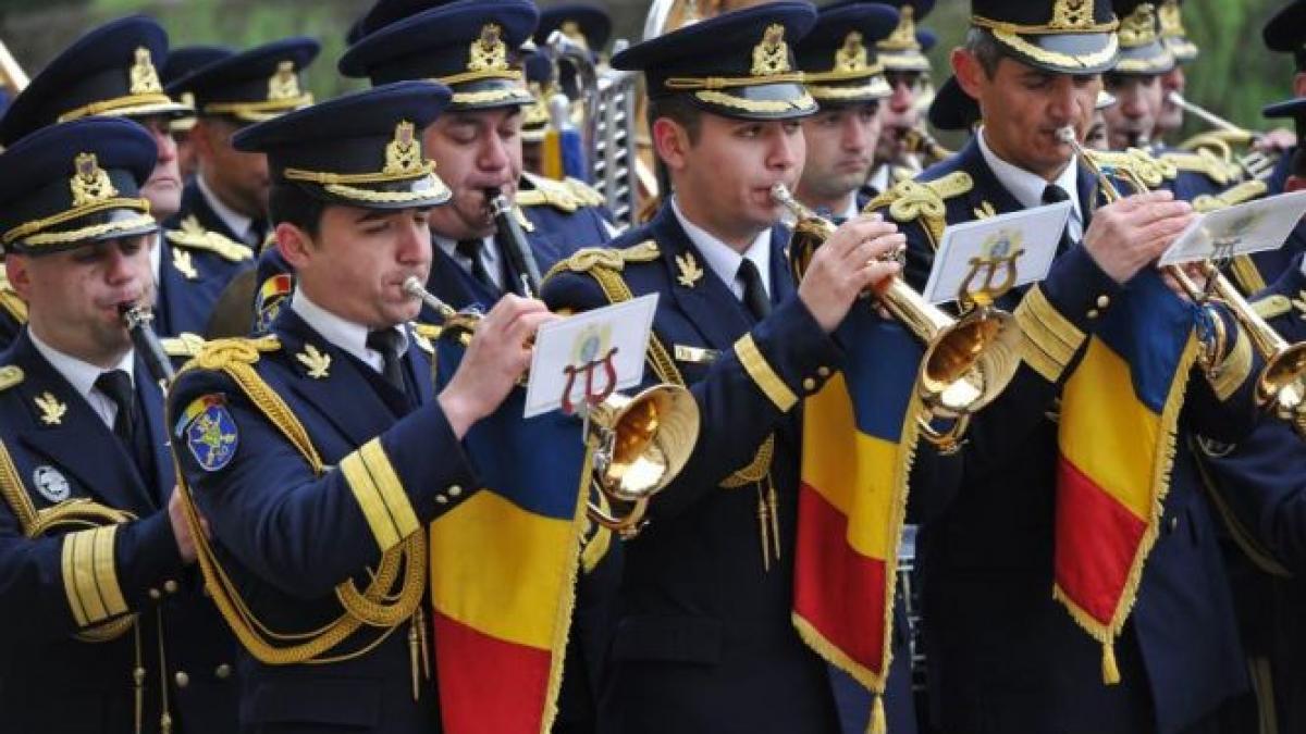 Ziua NATO se sărbătoreşte astăzi prin ceremonii militare, în unităţile de profil din ţară