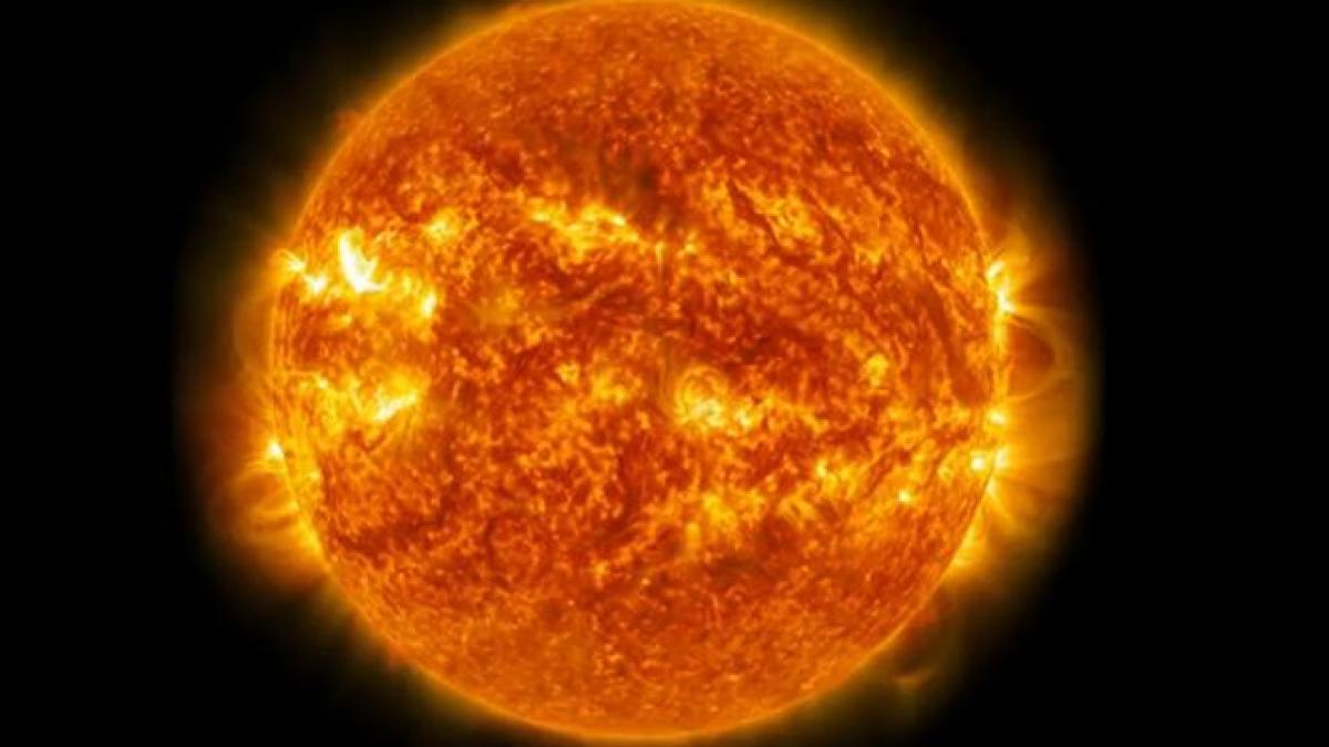 NASA a publicat imagini spectaculoase surprinse în timpul unei explozii solare