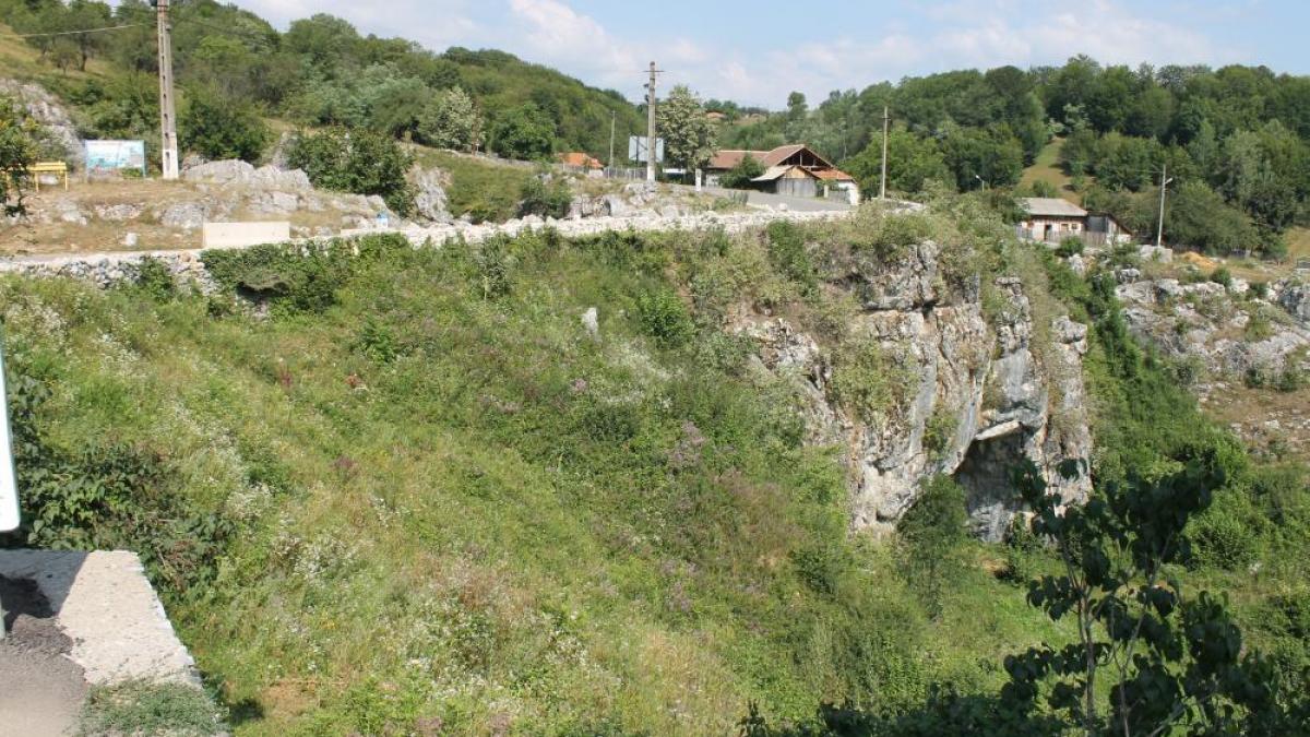 (P)  „Podul lui Dumnezeu” din judeţul Mehedinţi, reabilitat prin Regio