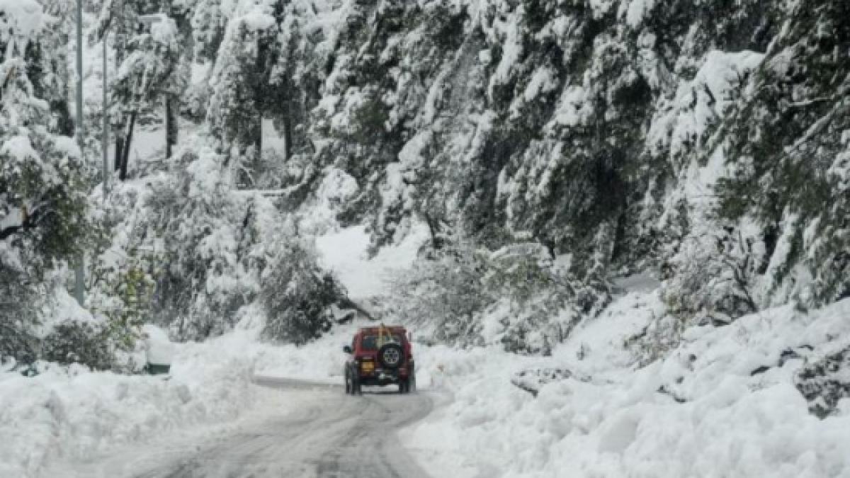 În Masivul Parâng zăpada depăşeşte 10 centimetri