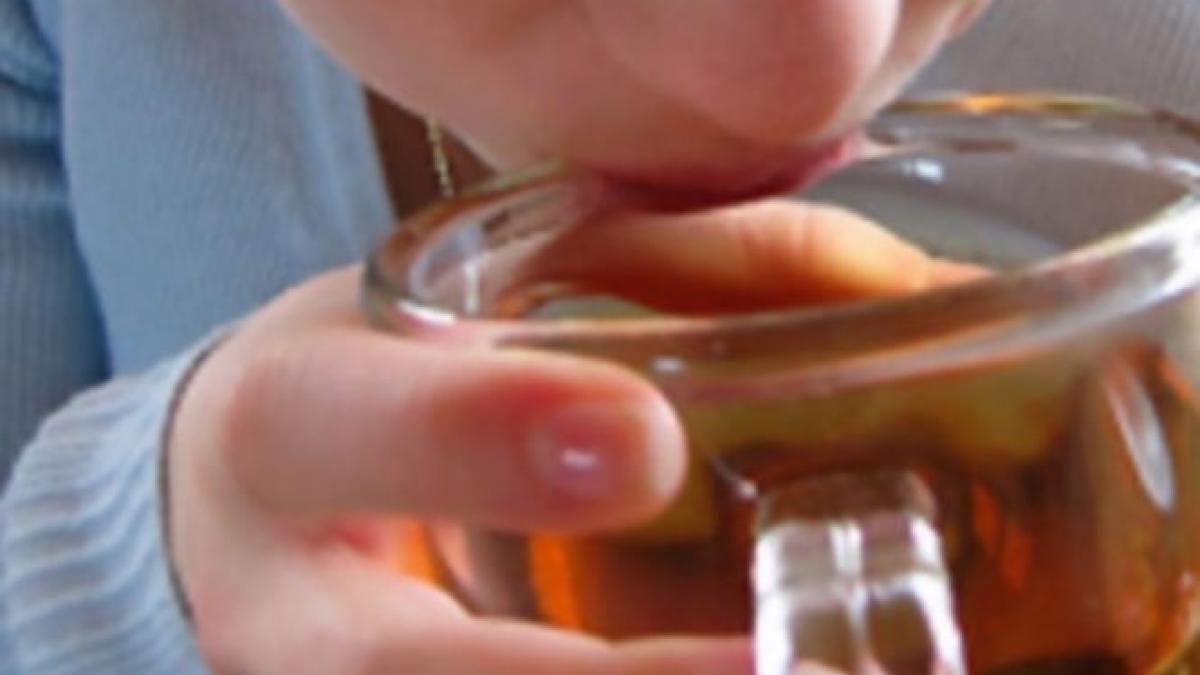 În comă alcoolică la 5 ani. Avea o alcoolemie de 4,12 la mie, când a fost preluat de medici