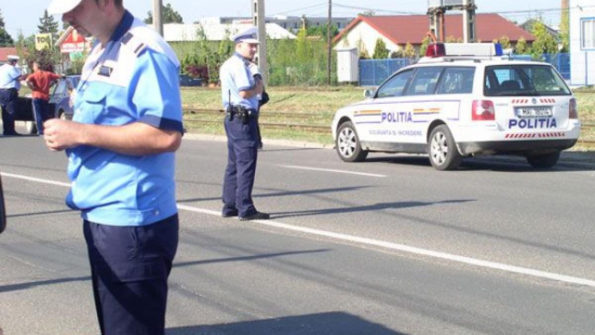 Fostul adjunct al lui Hăineală a lovit un poliţist cu maşina