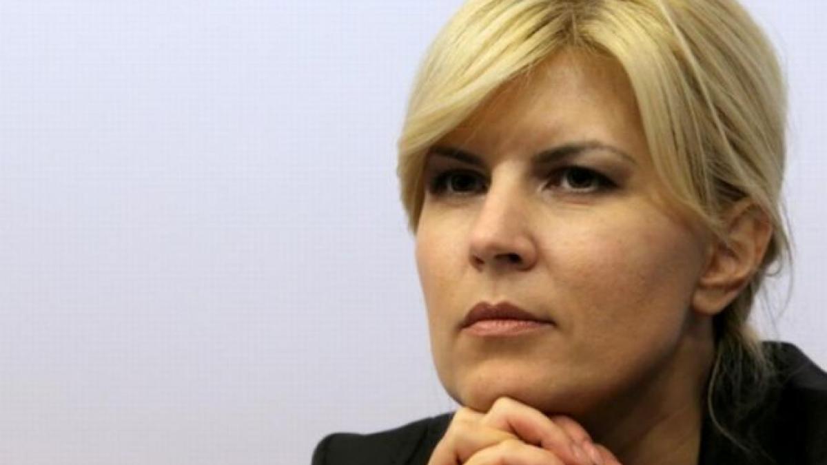 Elena Udrea, HUIDUITĂ de pensionari: ”Afară, afară cu javrele din ţară!”