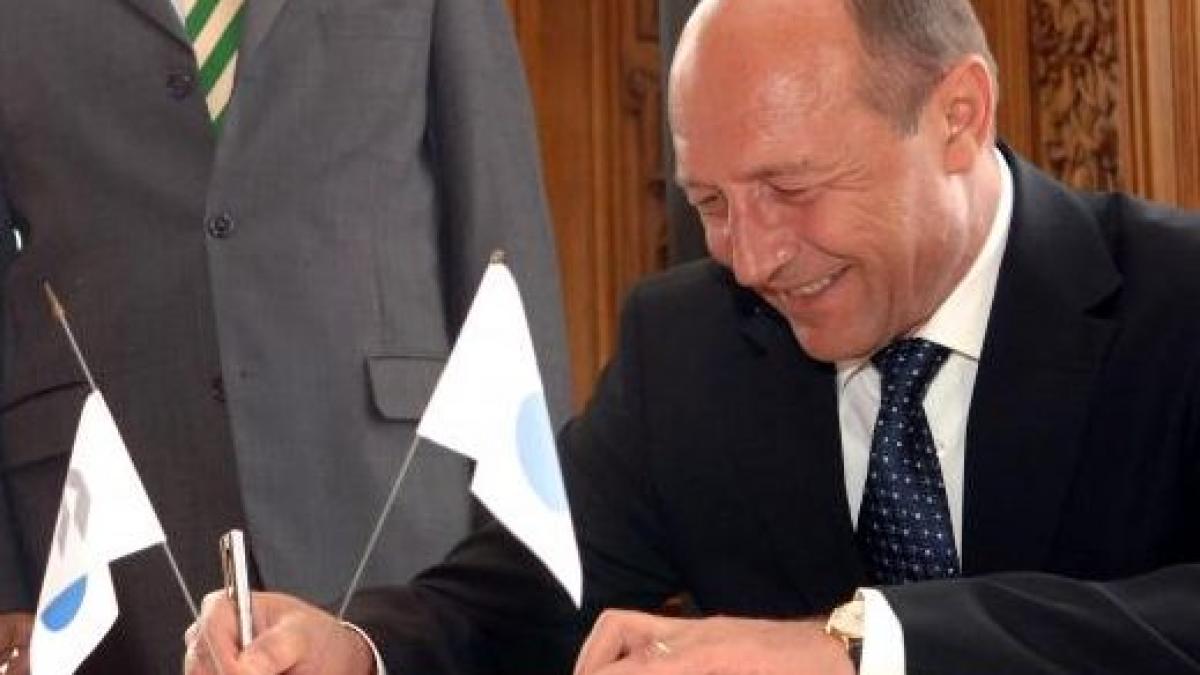 Băsescu, despre petiţia PMP: Probabil şi semnătura mea este falsă