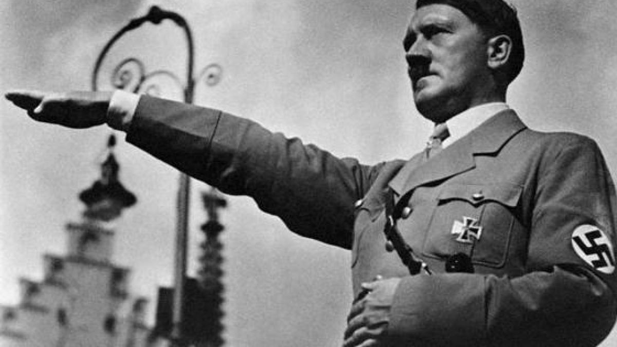 Cum a documentat Eva Braun viaţa privată a lui Adolf Hitler