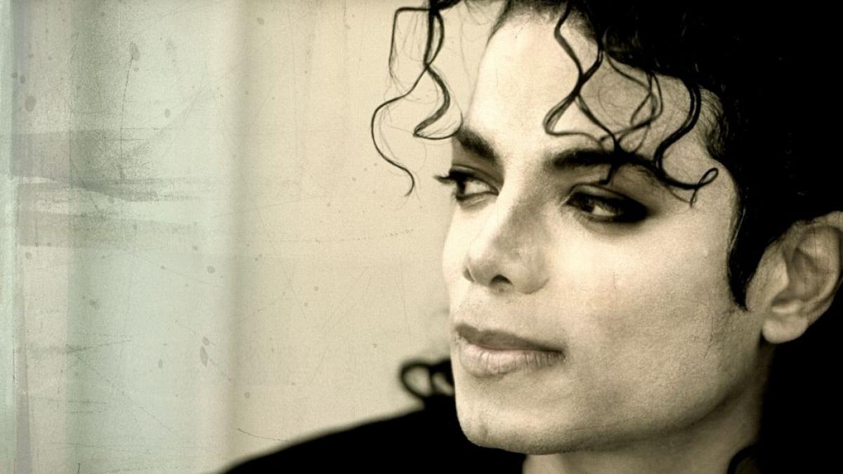 A fost lansată prima piesă de pe albumul postum al lui Michael Jackson. Ascultă AICI &quot;Love Never Felt So Good&quot;