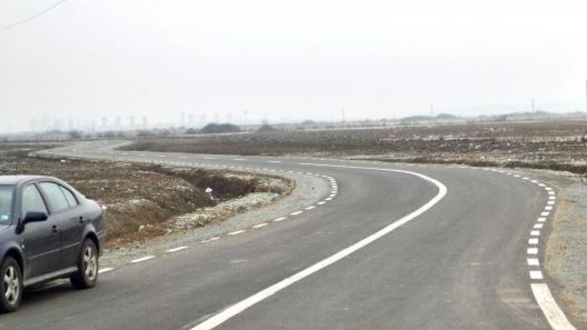 INCOME: Drumuri de pământ în loc de autostrăzi