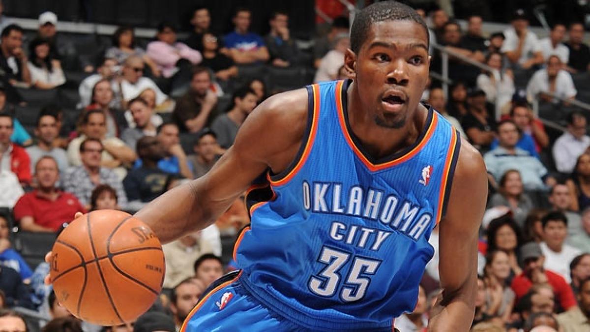 Kevin Durant a fost desemnat MVP al sezonului regulat din NBA