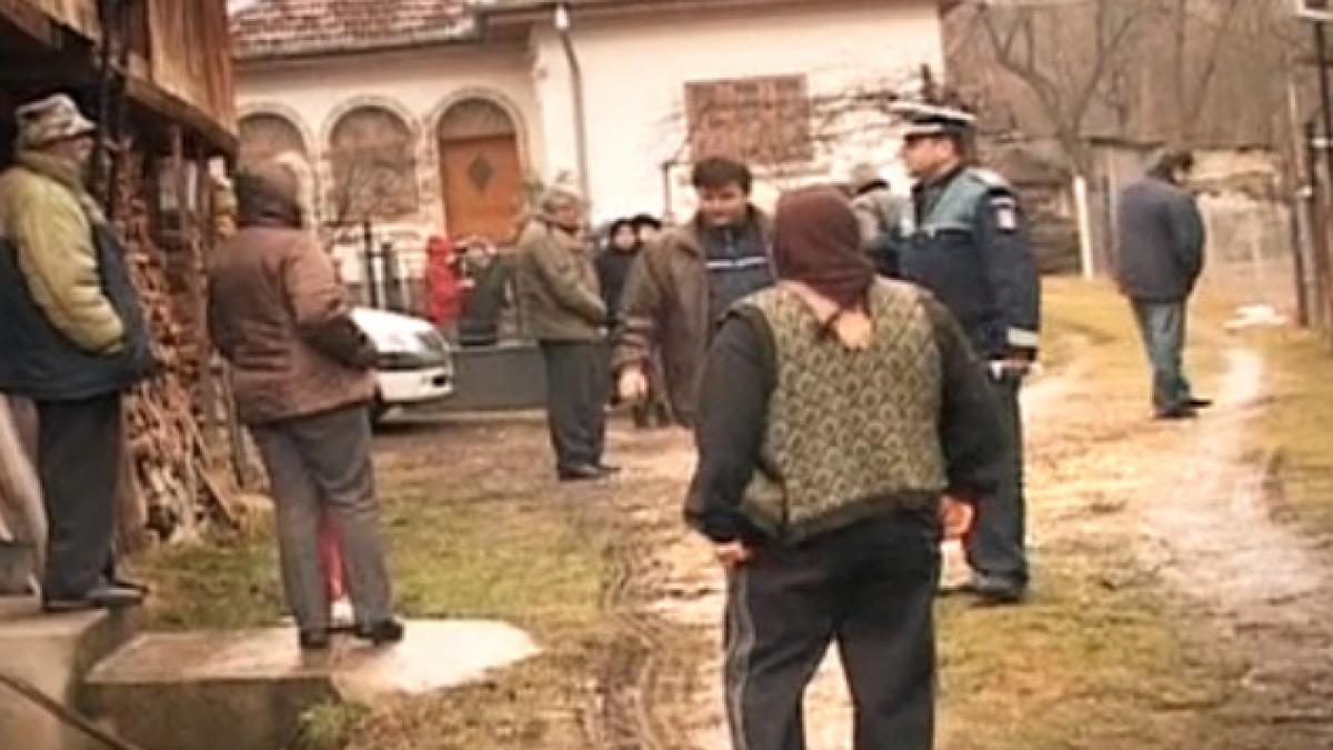 Crimă şocantă în Argeş. I-a înfipt concubinului cuţitul în inimă, apoi s-a culcat lângă cadavru