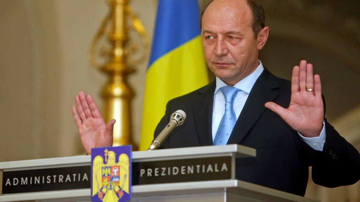 Traian Băsescu poate ameninţa în voie! Parchetul General îi apără imunitatea